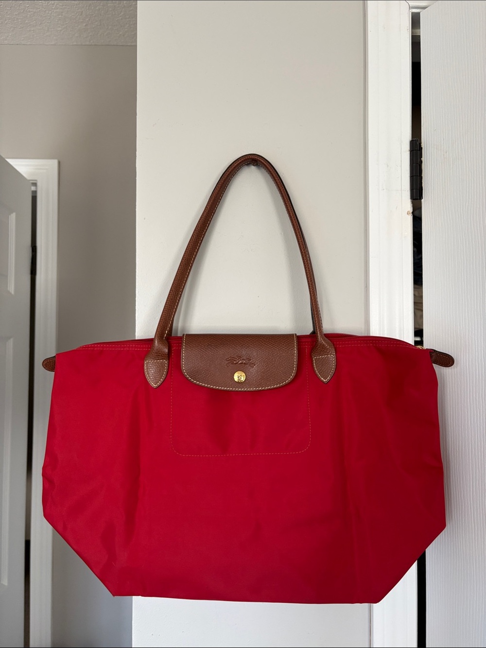 ⛔️ SOLD ⛔️Longchamp Red Tote with Brown Trim